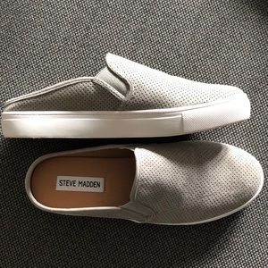 Steve Madden slip on sneakers